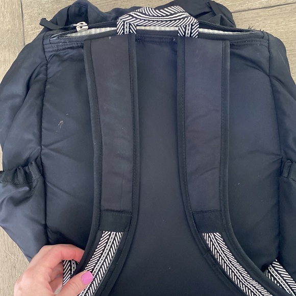 Lululemon Black Backpack travelling yogini rucksack - Picture 6 of 8